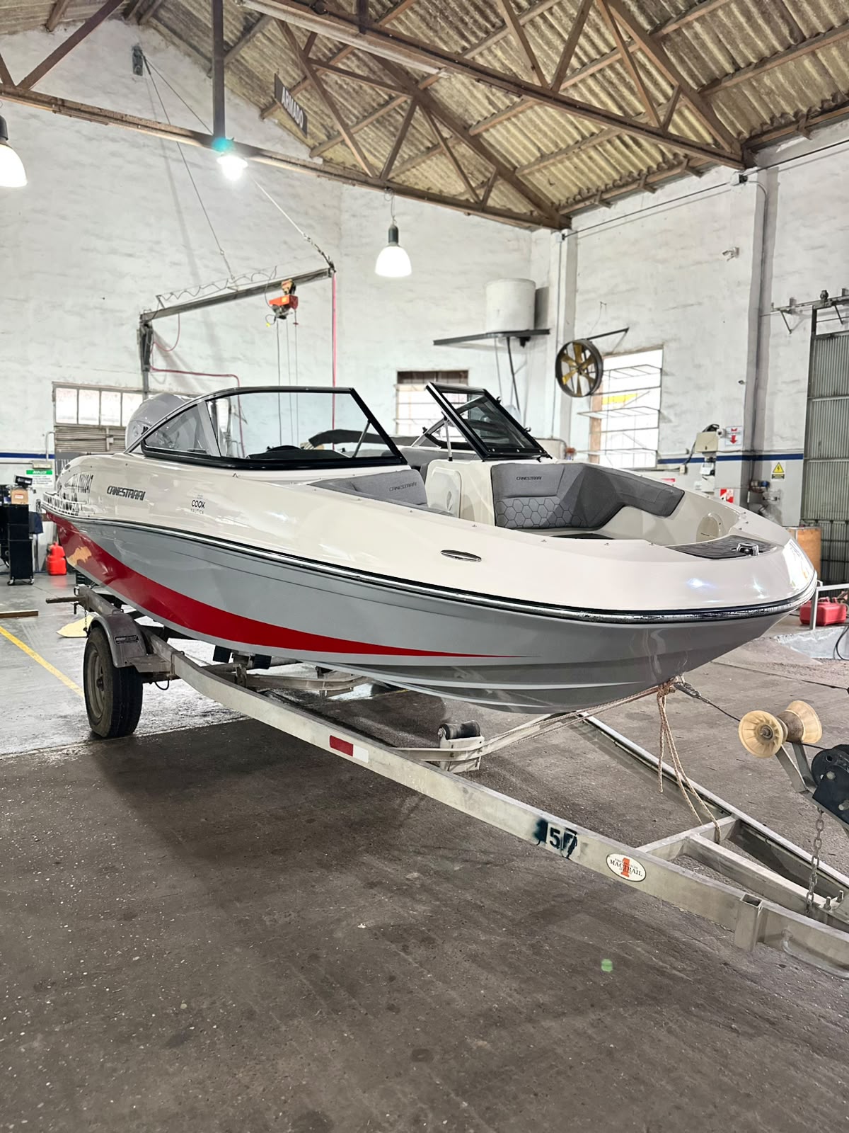 Canestrari 178 con Tohatsu 140 HP. 4T.